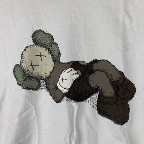 Kaws x Uniqlo Cotton T-Shirt KAWS TOKYO FIRST Limited Edition L Asia Sizing * - Picture 4 of 11